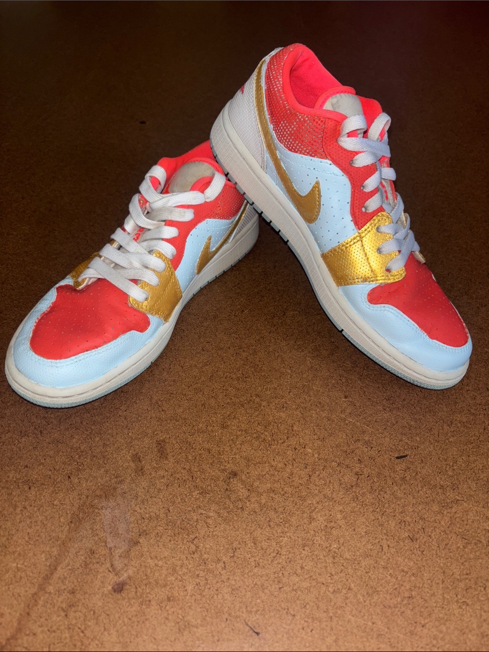 Nike Women's 7.5 Custom painted Orange and Light Blue Low-Top Sneakers
